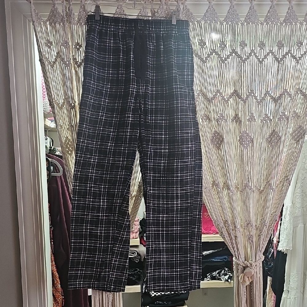 Men's Black & White Plaid Pajama Pants